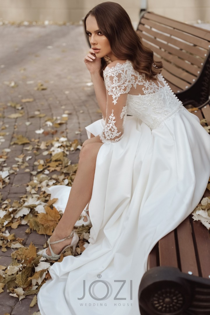 Свадебное платье Зарина А-силуэт, Для венчания, Закрытые, Кружевные, Со шлейфом