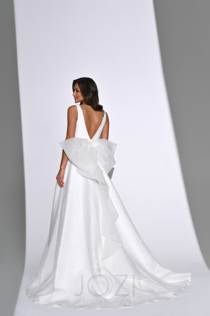 Свадебное платье Адина А-силуэт, 2022 год, Блестящие, С открытой спиной, Со шлейфом