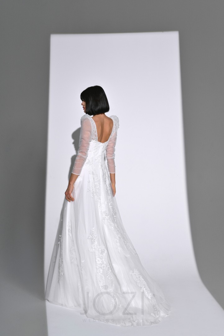 Свадебное платье Анаит А-силуэт, 2022 год, Блестящие, Большие размеры, С корсетом, С открытой спиной, С рукавами, Со шлейфом