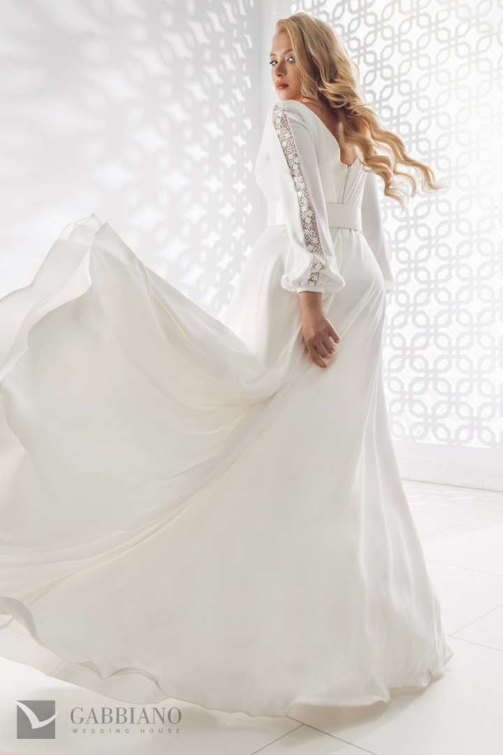 Свадебное платье Мэлоди А-силуэт, Большие размеры, Закрытые, Простые, С разрезом, С рукавами